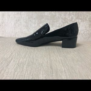 Size 7 Mercedes Castillo black pat loafers sz 7
